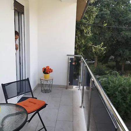 アパート Eugenia プーラ